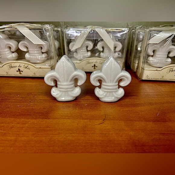 12 Sets of NIB Kate Aspen Fleur-de-lis Salt & Pepper Shakers/Wedding Favors Gift - Picture 6 of 9